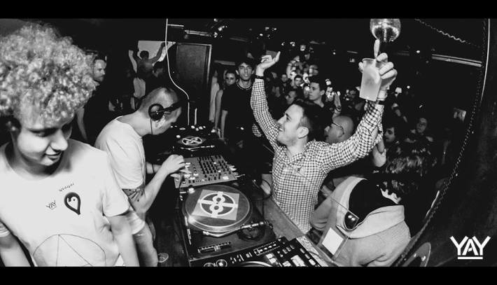 933932_462461793831375_171026334_n