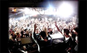 10366165_780648235308511_1259606182114672991_n